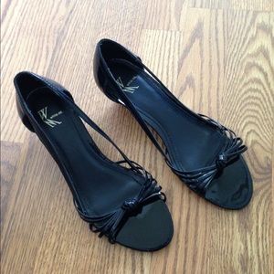 Black Elegant Wedges